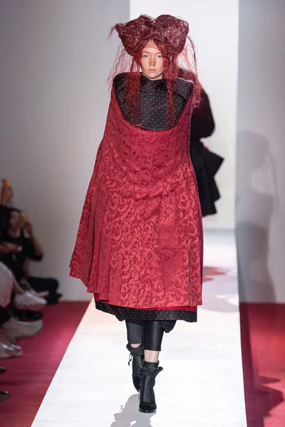 Look 18